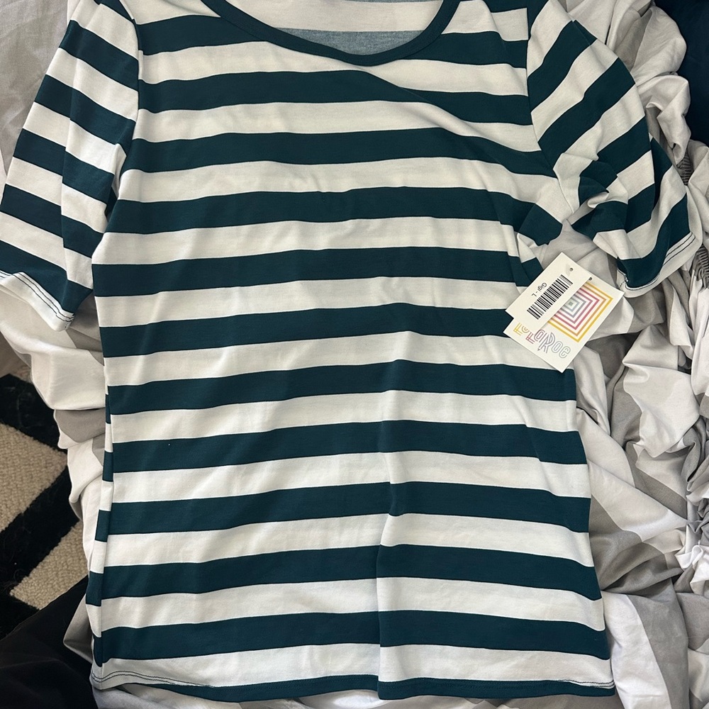 NWT LuLaRoe Size LG Gigi Aqua Blue White striped Top Shirt USA Made